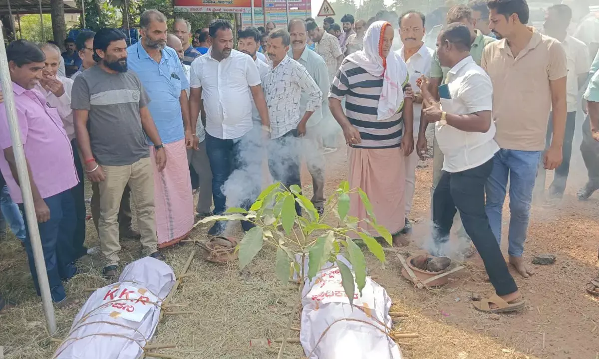 ಕೋಟ: ರಾಷ್ಟ್ರೀಯ ಹೆದ್ದಾರಿ 66ರ ಅಸರ್ಮಪಕ ನಿರ್ವಹಣೆ ವಿರುದ್ಧ ಪ್ರತಿಭಟನೆ