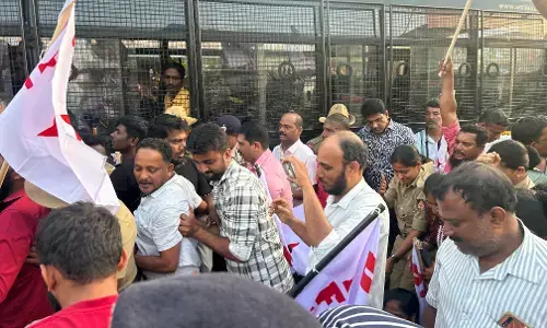 ಮಂಗಳೂರು ಪೊಲೀಸ್ ಕಮಿಷನರ್ ವರ್ಗಾವಣೆಗೆ ಒತ್ತಾಯಿಸಿ ಪ್ರತಿಭಟನೆ