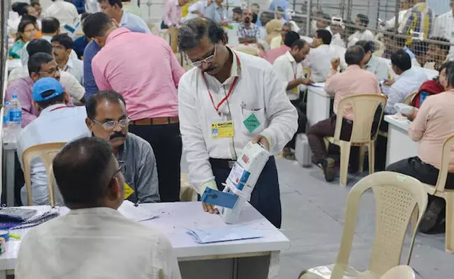 ಮಹಾರಾಷ್ಟ್ರ ಮತದಾನ ಪ್ರಮಾಣದಲ್ಲಿ ಕೈವಾಡ : ಚುನಾವಣಾ ದತ್ತಾಂಶ ವಿಜ್ಞಾನಿ ಪ್ಯಾರೆಲಾಲ್ ಗರ್ಗ್ ಆರೋಪ