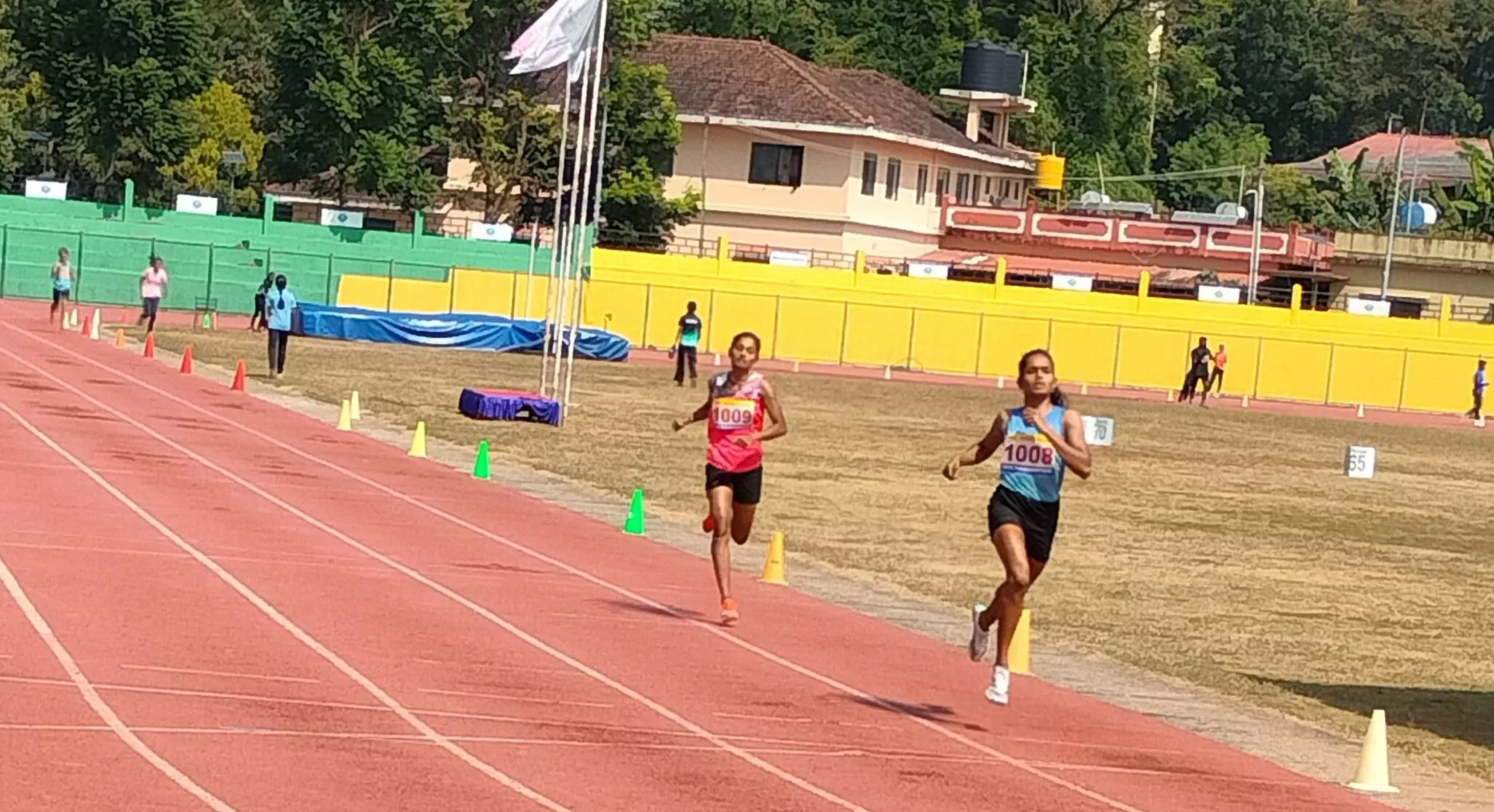 ಮಂಗಳೂರು ವಿವಿ ಅಂತರ ಕಾಲೇಜು ಅತ್ಲೆಟಿಕ್ ಚಾಂಪಿಯನ್ಶಿಪ್| ಮೊದಲ ದಿನ ಆಳ್ವಾಸ್ ಪಾರಮ್ಯ; ನಾಲ್ಕು ಹೊಸ ಕೂಟ ದಾಖಲೆ ಮಂಗಳೂರು ವಿವಿ ಅಂತರ ಕಾಲೇಜು ಅತ್ಲೆಟಿಕ್ ಚಾಂಪಿಯನ್ಶಿಪ್| ಮೊದಲ ದಿನ ಆಳ್ವಾಸ್ ಪಾರಮ್ಯ; ನಾಲ್ಕು ಹೊಸ ಕೂಟ ದಾಖಲೆ