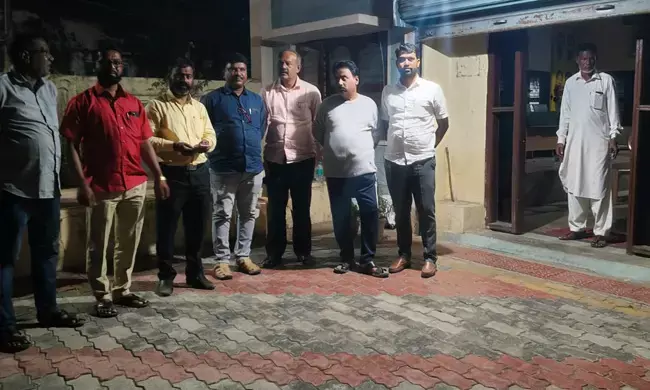 ರಾಯಚೂರು | ಅಭ್ಯರ್ಥಿಗಳ ಪಟ್ಟಿ ಪ್ರಕಟಿಸದೇ ಚುನಾವಣಾಧಿಕಾರಿ ಪರಾರಿ ಆರೋಪ