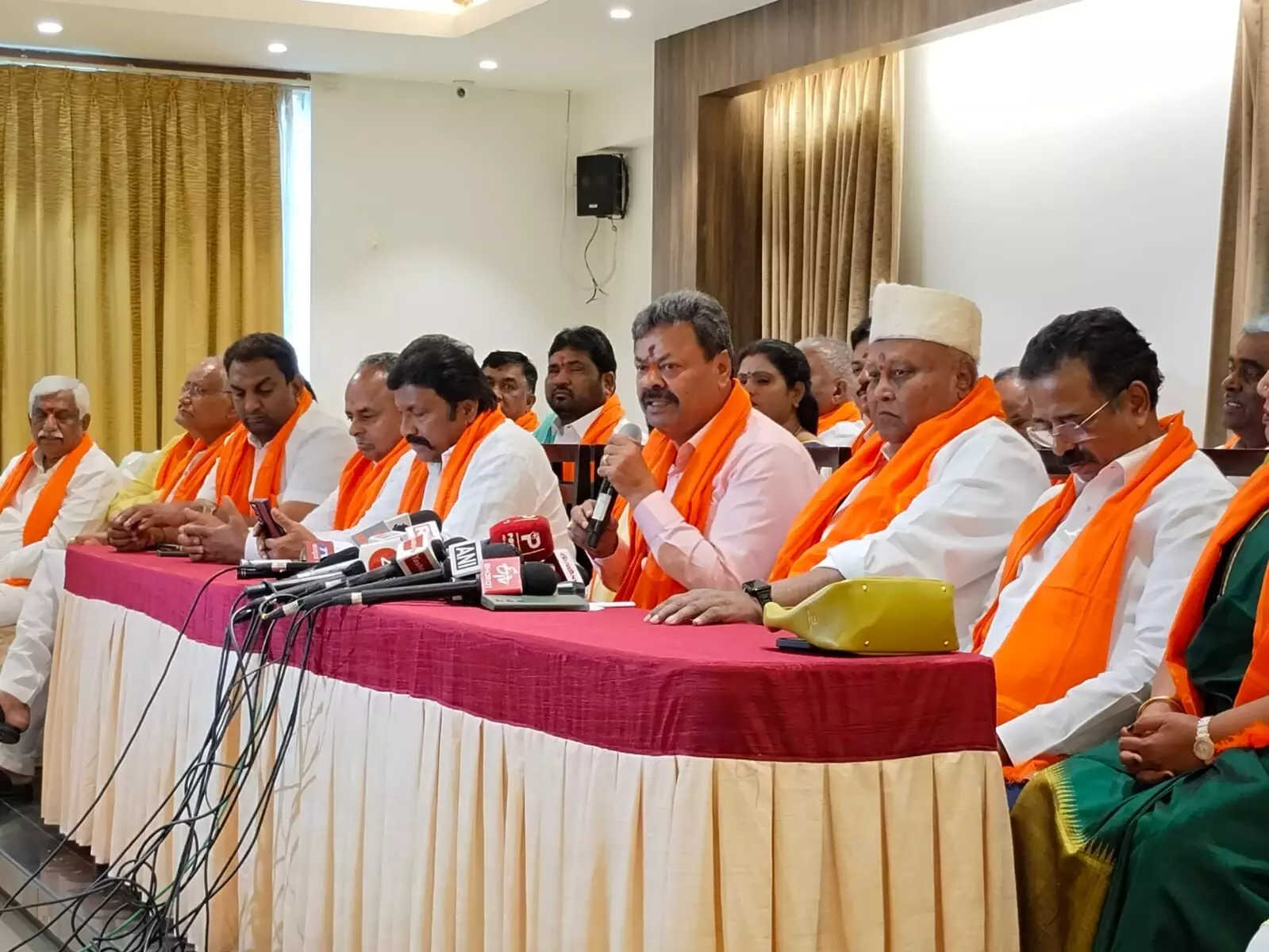 ಯತ್ನಾಳ್ ಕಾಂಗ್ರೆಸ್ ನಿಂದ ಸುಪಾರಿ ಪಡೆದು ಬಿಜೆಪಿ ವಿರುದ್ಧ ಹೋರಾಟಕ್ಕೆ ಇಳಿದಿದ್ದಾರೆ: ರೇಣುಕಾಚಾರ್ಯ ಆರೋಪ