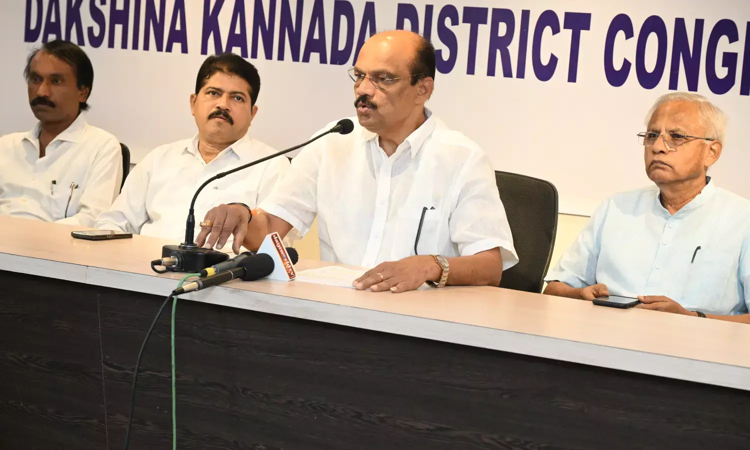 ಮಲ್ಯರ ಪ್ರತಿಮೆ ತೆರವುಗೊಳಿಸಲು ರಾ.ಹೆ. ಪ್ರಾಧಿಕಾರ ನಿರ್ಧಾರ: ಸರಿಯಾದ ಜಾಗದಲ್ಲಿ ಪ್ರತಿಸ್ಥಾಪನೆಗೆ ಕಾಂಗ್ರೆಸ್  ಆಗ್ರಹ