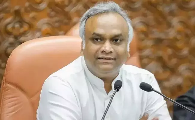 Photo of Priyank Kharge Photo of Priyank Kharge