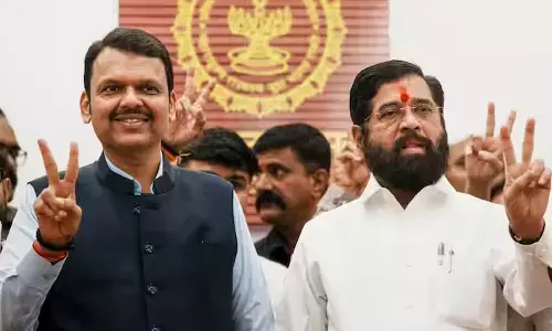 ಮಹಾರಾಷ್ಟ್ರ ಸರ್ಕಾರ ರಚನೆ ಬಿಕ್ಕಟ್ಟು : ಏಕನಾಥ್ ಶಿಂಧೆಗೆ ಮತ್ತೆ ಕರೆ ಮಾಡಿದ ಫಡ್ನವಿಸ್, ಡಿಸಿಎಂ ವದಂತಿ ನಿರಾಕರಿಸಿದ ಶಿಂಧೆ ಪುತ್ರ