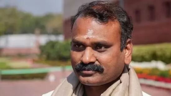 ಕೇಂದ್ರ ಸಚಿವ ಎಲ್ ಮುರುಗನ್ ವಿರುದ್ಧದ ಮಾನನಷ್ಟ ಮೊಕದ್ದಮೆ ರದ್ದುಗೊಳಿಸಿದ ಸುಪ್ರೀಂ ಕೋರ್ಟ್ ಕೇಂದ್ರ ಸಚಿವ ಎಲ್ ಮುರುಗನ್ ವಿರುದ್ಧದ ಮಾನನಷ್ಟ ಮೊಕದ್ದಮೆ ರದ್ದುಗೊಳಿಸಿದ ಸುಪ್ರೀಂ ಕೋರ್ಟ್