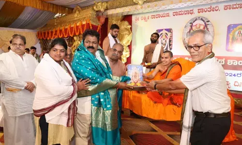 ವೈಯಕ್ತಿಕ ಹಿತಾಸಕ್ತಿಯನ್ನು ಬದಿಗಿಟ್ಟು ಜನಸೇವೆಯನ್ನು ಮಾಡಿ: ಶ್ರೀಮದ್ ವಿದ್ಯಾಧೀಶ ಸ್ವಾಮಿ