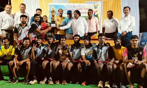 ಕಲಬುರಗಿ | ಏಕವಲಯ ಪುರುಷರ ವಾಲಿಬಾಲ್ ಟೂರ್ನಿ : ಶ್ಯಾಮ್ ಸುಂದರ್ ಕಾಲೇಜಿಗೆ ಪ್ರಶಸ್ತಿ