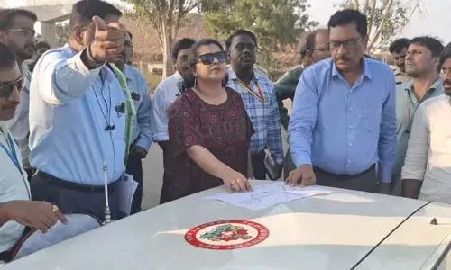 ಕಲಬುರಗಿ | ಗ್ರೀನ್‌ಫೀಲ್ಡ್ ಹೆದ್ದಾರಿ ಕಾಮಗಾರಿ ವೀಕ್ಷಣೆ ಮಾಡಿದ ಜಿಲ್ಲಾಧಿಕಾರಿ ಬಿ.ಫೌಝಿಯಾ ತರನ್ನುಮ್