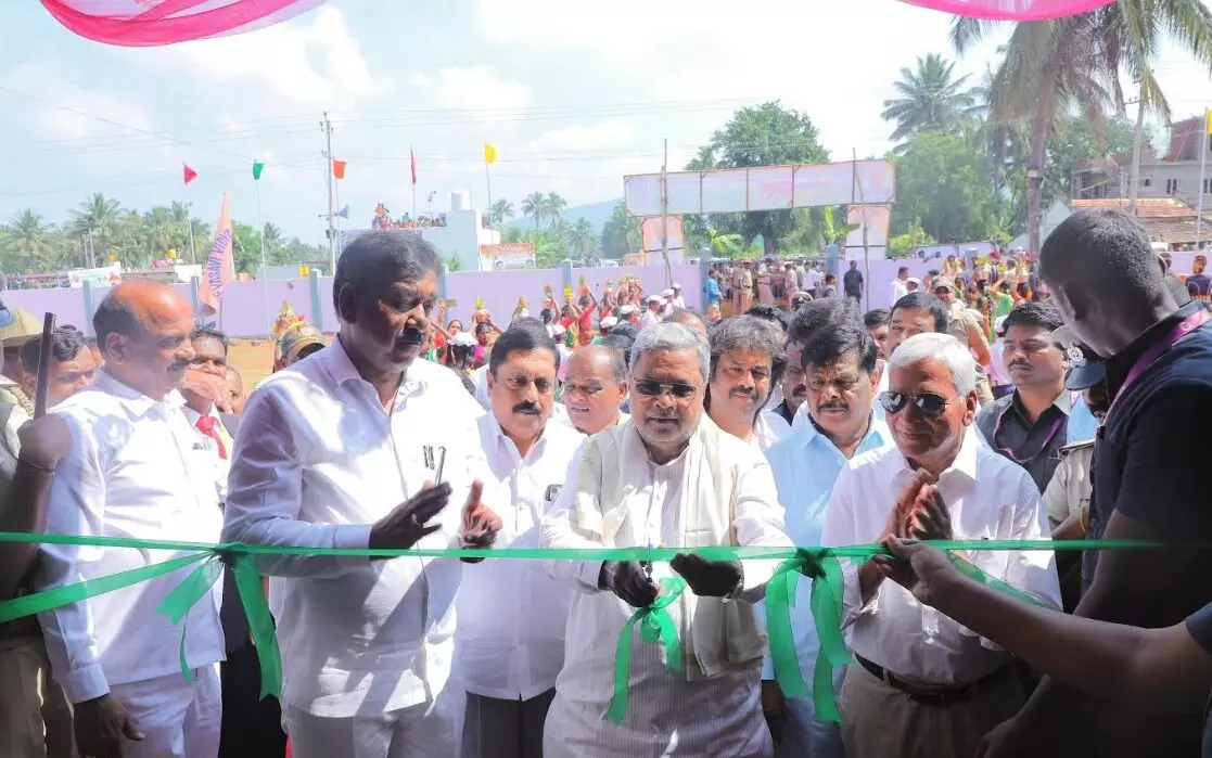 ನಾನೀಗ ರಾಜಕಾರಣದ ಕೊನೆಗಾಲದಲ್ಲಿದ್ದೇನೆ : ಸಿದ್ದರಾಮಯ್ಯ ಅಚ್ಚರಿಯ ಹೇಳಿಕೆ ನಾನೀಗ ರಾಜಕಾರಣದ ಕೊನೆಗಾಲದಲ್ಲಿದ್ದೇನೆ : ಸಿದ್ದರಾಮಯ್ಯ ಅಚ್ಚರಿಯ ಹೇಳಿಕೆ