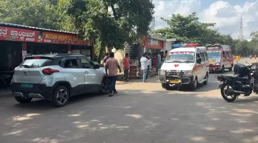 ಶಿವಮೊಗ್ಗ | ಮಗುವಿಗೆ ತುರ್ತು ಚಿಕಿತ್ಸೆ : ಝಿರೋ ಟ್ರಾಫಿಕ್ನಲ್ಲಿ ಮಣಿಪಾಲದ ಆಸ್ಪತ್ರೆಗೆ ರವಾನೆ ಶಿವಮೊಗ್ಗ | ಮಗುವಿಗೆ ತುರ್ತು ಚಿಕಿತ್ಸೆ : ಝಿರೋ ಟ್ರಾಫಿಕ್ನಲ್ಲಿ ಮಣಿಪಾಲದ ಆಸ್ಪತ್ರೆಗೆ ರವಾನೆ