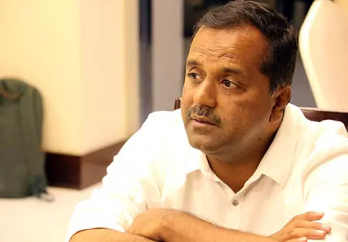 ಮಂಜನಾಡಿ| ಗ್ಯಾಸ್ ಸ್ಫೋಟಗೊಂಡು ತಾಯಿ, ಮೂವರು ಮಕ್ಕಳು ಗಂಭೀರ: ಸೂಕ್ತ ಚಿಕಿತ್ಸೆ ಒದಗಿಸಲು ಸಭಾಧ್ಯಕ್ಷ ಯುಟಿ ಖಾದರ್ ಸೂಚನೆ ಮಂಜನಾಡಿ| ಗ್ಯಾಸ್ ಸ್ಫೋಟಗೊಂಡು ತಾಯಿ, ಮೂವರು ಮಕ್ಕಳು ಗಂಭೀರ: ಸೂಕ್ತ ಚಿಕಿತ್ಸೆ ಒದಗಿಸಲು ಸಭಾಧ್ಯಕ್ಷ ಯುಟಿ ಖಾದರ್ ಸೂಚನೆ