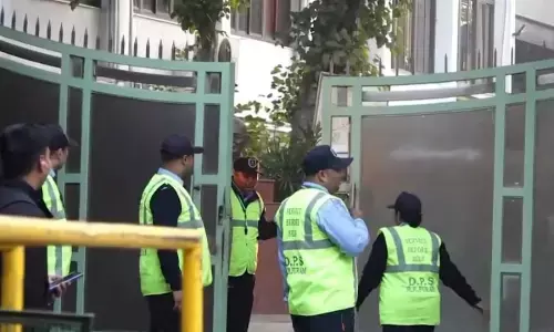 ದಿಲ್ಲಿಯ 44 ಶಾಲೆಗಳಿಗೆ ಬಾಂಬ್ ಬೆದರಿಕೆ: ಪೊಲೀಸರಿಂದ ತೀವ್ರ ಶೋಧ