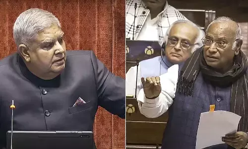 ಮುಂದಿನ ಬಡ್ತಿಗಾಗಿ ಧನ್ಕರ್ ಸರಕಾರದ ವಕ್ತಾರರಂತೆ ವರ್ತಿಸುತ್ತಿದ್ದಾರೆ : ಖರ್ಗೆ ವಾಗ್ದಾಳಿ