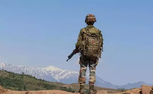 ಜಮ್ಮು-ಕಾಶ್ಮೀರ: ಕರ್ತವ್ಯದಲ್ಲಿದ್ದ ಯೋಧ ಗುಂಡು ಹಾರಿಸಿಕೊಂಡು ಆತ್ಮಹತ್ಯೆ
