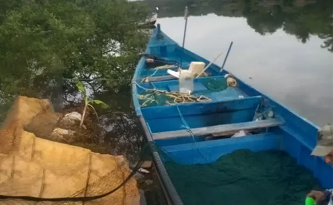 ಉಳ್ಳಾಲ: ಅಲೆಯ ರಭಸಕ್ಕೆ ಮೀನುಗಾರಿಕಾ ಸಾಮಗ್ರಿ ಸಮುದ್ರ ಪಾಲು