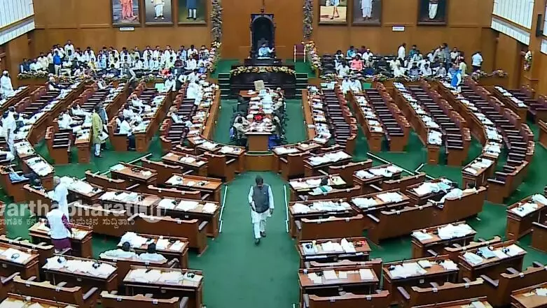 ಮುನಿರತ್ನ ವಿರುದ್ಧದ ಅತ್ಯಾಚಾರ, ಜಾತಿ ನಿಂದನೆ ವಿಷಯ ಪ್ರಸ್ತಾಪಕ್ಕೆ ಆಡಳಿತ ಪಕ್ಷದ ಸದಸ್ಯರ ಪಟ್ಟು : ಪ್ರತಿಪಕ್ಷಗಳ ಸಭಾತ್ಯಾಗ