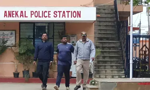 ಆನೇಕಲ್ | ಉಪ ಲೋಕಾಯುಕ್ತರ ಸಂಬಂಧಿಕ ಎಂದು ತಹಶೀಲ್ದಾರ್ ರಿಗೆ ವಂಚಿಸಲು ಯತ್ನ: ಆರೋಪಿಯ ಬಂಧನ