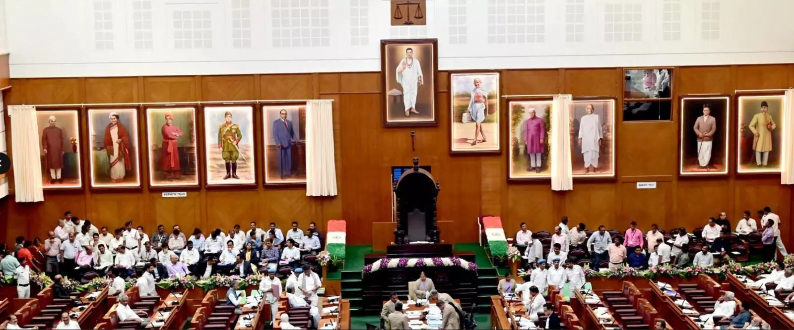 ಬೆಳಗಾವಿ | ವಿಧಾನಸಭೆಯಲ್ಲಿ ಮಹನೀಯರ ತೈಲವರ್ಣ ಚಿತ್ರಗಳ ಅನಾವರಣ