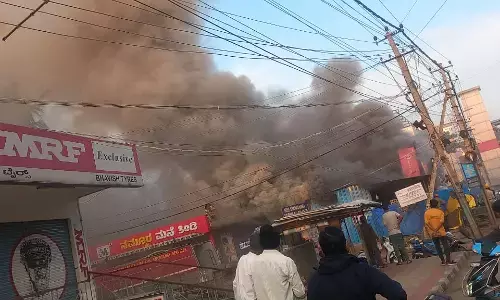 ತುಮಕೂರು: ಶಾರ್ಟ್ ಸರ್ಕ್ಯೂಟ್ ನಿಂದ 3 ಅಂಗಡಿಗಳು ಬೆಂಕಿಗಾಹುತಿ