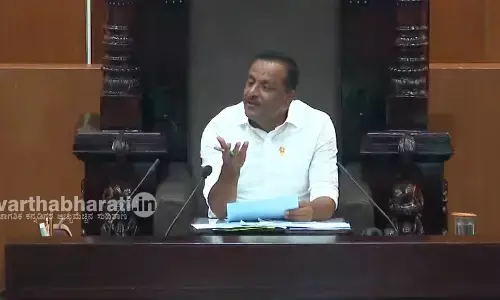 ನಮ್ಮ ಗದ್ದಲವನ್ನು ನೋಡುತ್ತಿದ್ದಾರೆ ಎಚ್ಚರ : ಸದಸ್ಯರಿಗೆ ಸ್ಪೀಕರ್ ಯು.ಟಿ.ಖಾದರ್ ಕಿವಿಮಾತು