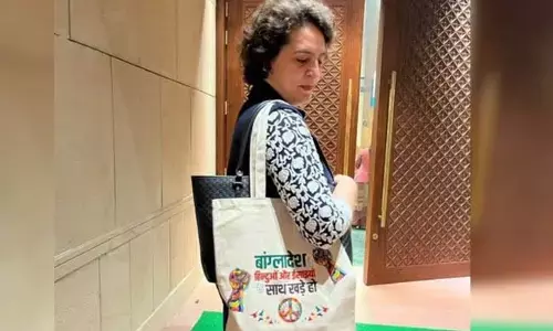 Photo of Priyanka Gandhi wearing Bangladesh bag