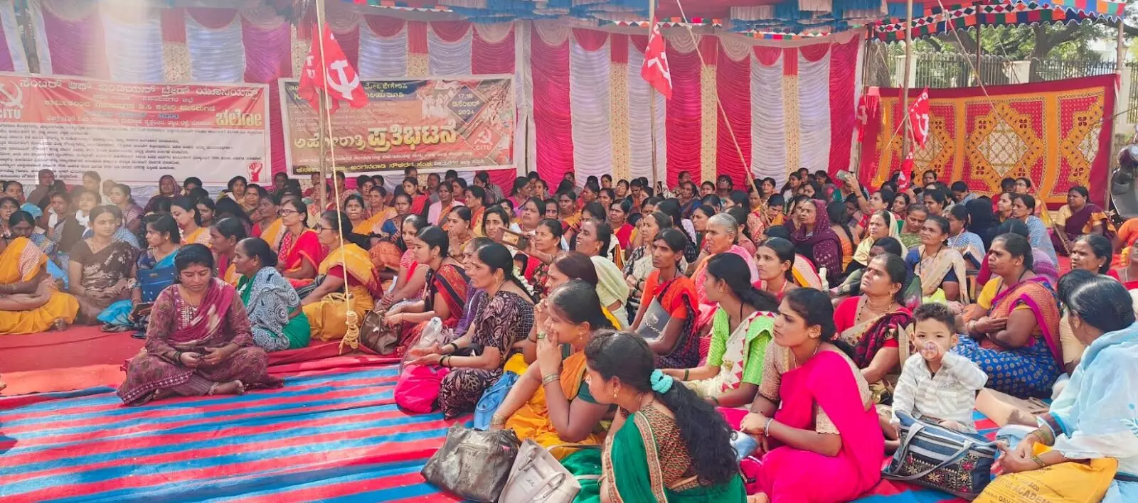 ಹೊಸಪೇಟೆ | ವಿವಿಧ ಬೇಡಿಕೆಗಳ ಈಡೇರಿಕೆಗೆ ಆಗ್ರಹಿಸಿ ಅಂಗನವಾಡಿ ಕಾರ್ಯಕರ್ತೆಯರಿಂದ ಪ್ರತಿಭಟನೆ