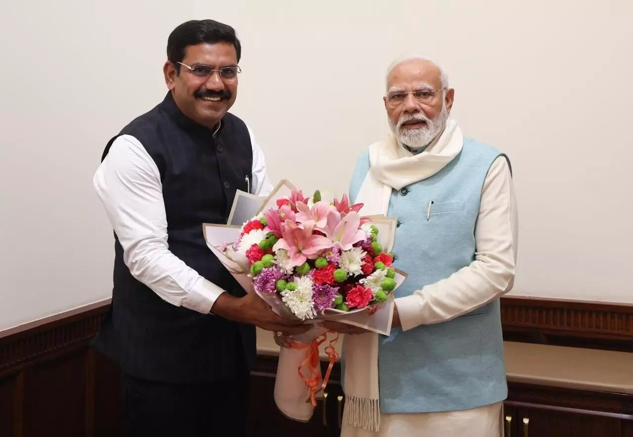 ಕುತೂಹಲಕ್ಕೆ ಕಾರಣವಾದ ವಿಜಯೇಂದ್ರ ದಿಲ್ಲಿ ಭೇಟಿ ಕುತೂಹಲಕ್ಕೆ ಕಾರಣವಾದ ವಿಜಯೇಂದ್ರ ದಿಲ್ಲಿ ಭೇಟಿ