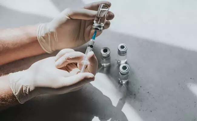 ಕ್ಯಾನ್ಸರ್ ಗೆ ಲಸಿಕೆ ಸಿದ್ಧ : ರಶ್ಯ ಹೇಳಿಕೆ ಕ್ಯಾನ್ಸರ್ ಗೆ ಲಸಿಕೆ ಸಿದ್ಧ : ರಶ್ಯ ಹೇಳಿಕೆ