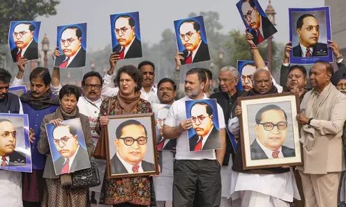 Photo of India block members protest against Amit Shah at parliment premises
