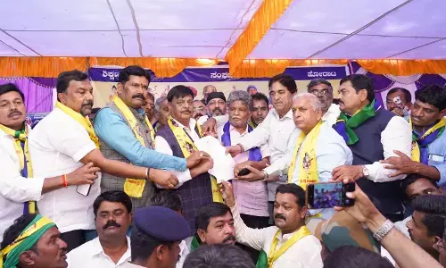 ‘ಮುಂದುವರಿದ ಜಾತಿಗಳನ್ನು ಪ್ರವರ್ಗ-2ಎಗೆ ಸೇರಿಸಬಾರದು’ : ರಾಜ್ಯ ಹಿಂದುಳಿದ ಜಾತಿಗಳ ಒಕ್ಕೂಟದಿಂದ ಬೃಹತ್ ಧರಣಿ