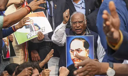 ಬಿಜೆಪಿ ಸಂಸದರು ತಳ್ಳಿದ್ದರಿಂದ ಶಸ್ತ್ರಚಿಕಿತ್ಸೆಗೆ ಒಳಗಾಗಿದ್ದ ನನ್ನ ಮೊಣಕಾಲಿಗೆ ಏಟಾಗಿದೆ: ಲೋಕಸಭಾ ಸ್ಪೀಕರ್ ಗೆ ಮಲ್ಲಿಕಾರ್ಜುನ ಖರ್ಗೆ ಪತ್ರ