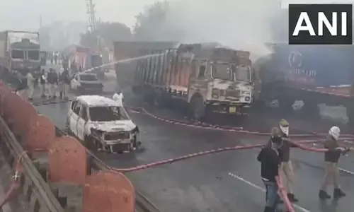 ರಾಸಾಯನಿಕ ಹೊತ್ತೊಯ್ಯುತ್ತಿದ್ದ ಟ್ರಕ್ ಹಲವು ವಾಹನಗಳಿಗೆ ಢಿಕ್ಕಿ: ಐವರು ಮೃತ್ಯು, 37 ಮಂದಿಗೆ ಗಾಯ