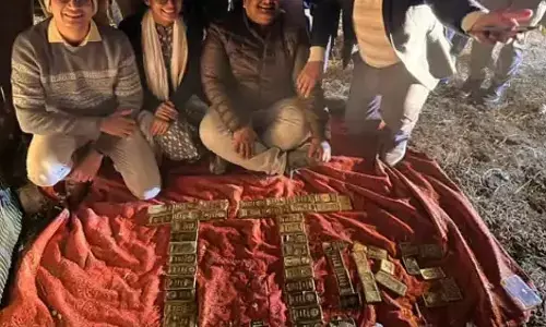 ಭೋಪಾಲ್ | ಕಾಡಿನಲ್ಲಿದ್ದ ಇನ್ನೋವಾದಲ್ಲಿ 52 ಕೆಜಿ ಚಿನ್ನ, 10 ಕೋಟಿ ನಗದು ಪತ್ತೆ !