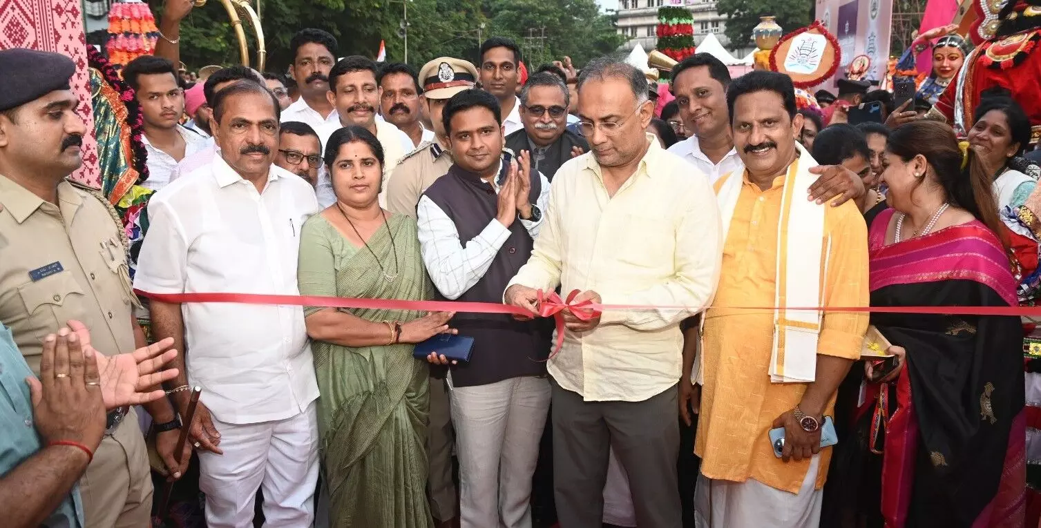 ಮಂಗಳೂರು| ಸೌಹಾರ್ದ - ಸಹೋದರತ್ವ ವಾತಾವರಣ ಬೆಳೆಸೋಣ: ಜಿಲ್ಲಾ ಉಸ್ತುವಾರಿ ಸಚಿವ ದಿನೇಶ್ ಗುಂಡೂರಾವ್ ಮಂಗಳೂರು| ಸೌಹಾರ್ದ - ಸಹೋದರತ್ವ ವಾತಾವರಣ ಬೆಳೆಸೋಣ: ಜಿಲ್ಲಾ ಉಸ್ತುವಾರಿ ಸಚಿವ ದಿನೇಶ್ ಗುಂಡೂರಾವ್