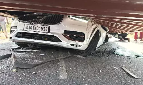 ನೆಲಮಂಗಲದಲ್ಲಿ ಭೀಕರ ರಸ್ತೆ ಅಪಘಾತ: ಮೂವರು ಮಕ್ಕಳು ಸೇರಿ ಒಂದೇ ಕುಟುಂಬದ ಆರು ಮಂದಿ ಸಾವು