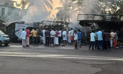 ಕಾಸರಗೋಡು: ಬೆಂಕಿ ಆಕಸ್ಮಿಕ; ಅಗ್ನಿಗಾಹುತಿಯಾದ ಐದು ಅಂಗಡಿಗಳು