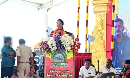 ಹೆಣ್ಣಿಗೆ ಹೋರಾಟದ ಮನೋಭಾವ ಬರಬೇಕು, ವಜ್ರದಂತೆ ಕಠಿಣವಾಗಬೇಕು : ನಾಗಲಕ್ಷ್ಮೀ ಚೌಧರಿ