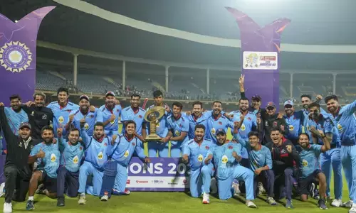 Photo of The victorious Mumbai team with the Syed Mushtaq Ali Trophy