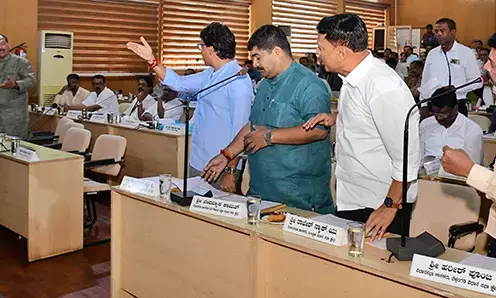 ದ.ಕ. ತ್ರೈಮಾಸಿಕ ಕೆಡಿಪಿ ಸಭೆ: ಜಿಲ್ಲೆಗೆ ಅನುದಾನ ನೀಡುವಲ್ಲಿ ತಾರತಮ್ಯ ಆರೋಪ