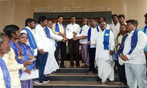 ಯಾದಗಿರಿ | ಡಾ.ಅಂಬೇಡ್ಕರ್ ಕುರಿತು ಅವಹೇಳನಕಾರಿ ಹೇಳಿಕೆ ನೀಡಿದ ಅಮಿತ್‌ ಶಾರನ್ನು ಗಡಿಪಾರು ಮಾಡಿ : ದಲಿತ ಸಂಘಟನೆ ಆಗ್ರಹ