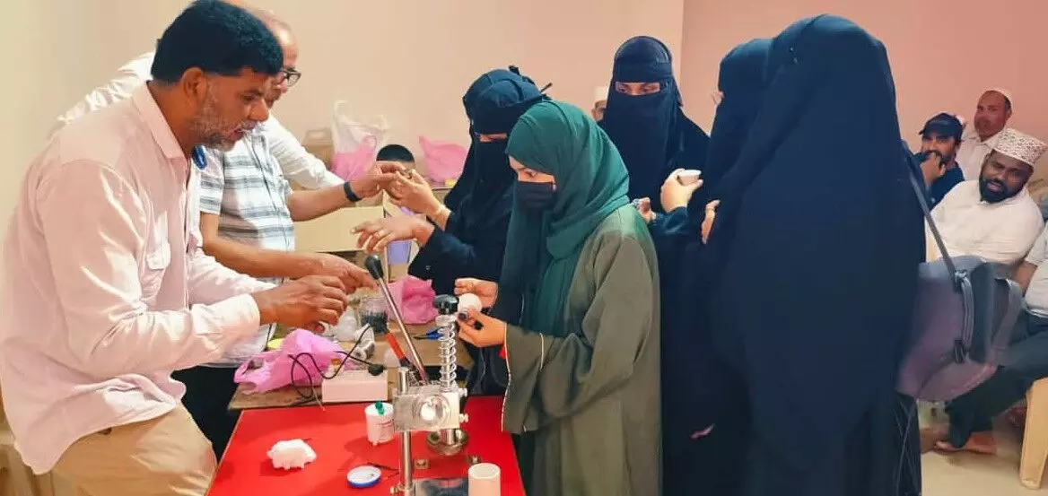 ಮಂಗಳೂರು: ಎಲ್ಇಡಿ ಬಲ್ಬ್ ಅಸೆಂಬ್ಲಿಂಗ್ ತರಬೇತಿ ಶಿಬಿರ ಮಂಗಳೂರು: ಎಲ್ಇಡಿ ಬಲ್ಬ್ ಅಸೆಂಬ್ಲಿಂಗ್ ತರಬೇತಿ ಶಿಬಿರ