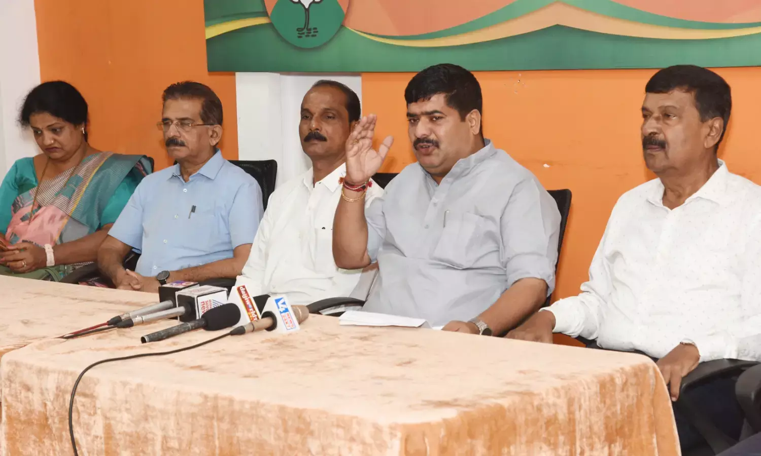 ಬಿಜೆಪಿ ಸರಕಾರದ ಅನುದಾನ ರದ್ದುಪಡಿಸಿದ ಕಾಂಗ್ರೆಸ್ ಸರಕಾರ: ಶಾಸಕ ವೇದವ್ಯಾಸ ಕಾಮತ್ ಅರೋಪ