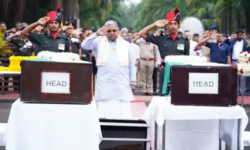 ಬೆಳಗಾವಿ | ಹುತಾತ್ಮ ಯೋಧರಿಗೆ ಅಂತಿಮ ನಮನ ಸಲ್ಲಿಸಿದ ಸಿಎಂ