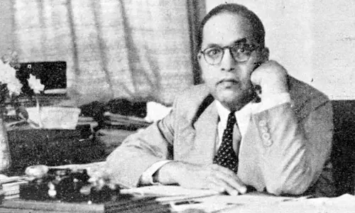 ಅಮಿತ್ ಶಾರಂತಹವರಿಗೆ ಅಂಬೇಡ್ಕರ್ ಹೆಸರು ಫ್ಯಾಷನ್ ಆಗಿಯೇ ಕಾಣುತ್ತದೆ ಏಕೆಂದರೆ...