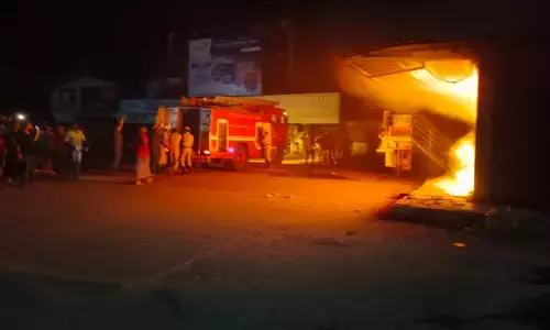 ಉಪ್ಪಿನಂಗಡಿ: ಬೆಂಕಿ ಆಕಸ್ಮಿಕ; ಸಂಪೂರ್ಣ ಅಗ್ನಿಗಾಹುತಿಯಾದ ಸ್ವೀಟ್ಸ್ ಮಳಿಗೆ