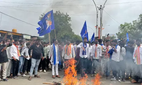 ಬೀದರ್ | ಅಮಿತ್ ಶಾ ಹೇಳಿಕೆ ಖಂಡಿಸಿ ಔರಾದ್ ಬಂದ್: ಬಾಗಿಲು ಮುಚ್ಚಿದ ಅಂಗಡಿ ಮುಂಗಟ್ಟುಗಳು, ಸಾರಿಗೆಯಲ್ಲಿ ವ್ಯತ್ಯಯ
