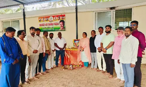 ಹೊಸಪೇಟೆ | ಶಾಸಕರ ಕಚೇರಿಯಲ್ಲಿ ಡಾ.ಮನಮೋಹನ್ ಸಿಂಗ್ ಅವರಿಗೆ ಶ್ರದ್ಧಾಂಜಲಿ