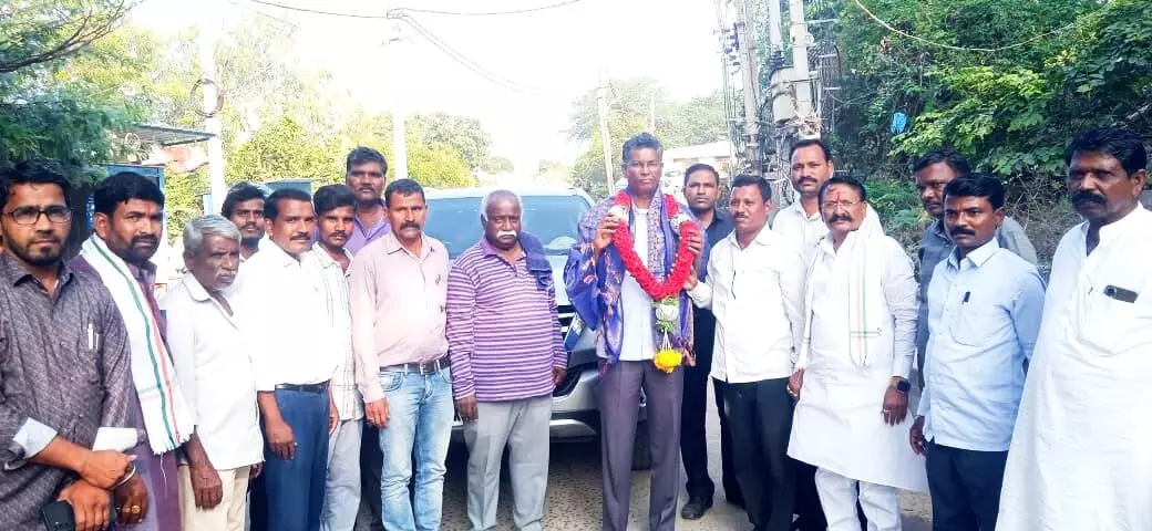 ಸುರಪುರಕ್ಕೆ ಸಚಿವ ಸತೀಶ್ ಜಾರಕಿಹೊಳಿ ಭೇಟಿ: ಬುದ್ಧ ಮೂರ್ತಿ ನಿರ್ಮಾಣಕ್ಕೆ ನೆರವಿನ ಭರವಸೆ