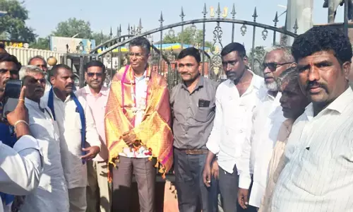 ಯಾದಗಿರಿ: ಸಚಿವ ಸತೀಶ ಜಾರಕಿಹೊಳಿಗೆ ಅಭಿಮಾನಿ ಬಳಗದಿಂದ ಸನ್ಮಾನ